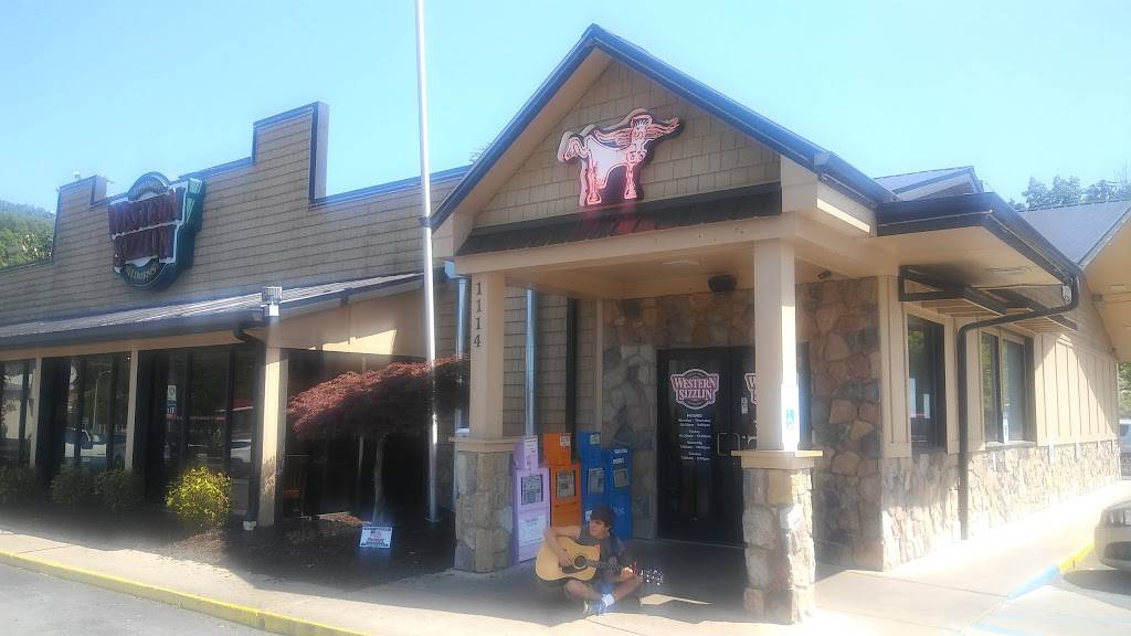 Western Sizzlin LLC | restaurant | 1114 Glenn Blvd SW, Fort Payne, AL 35967, USA | 2568442428 OR +1 256-844-2428