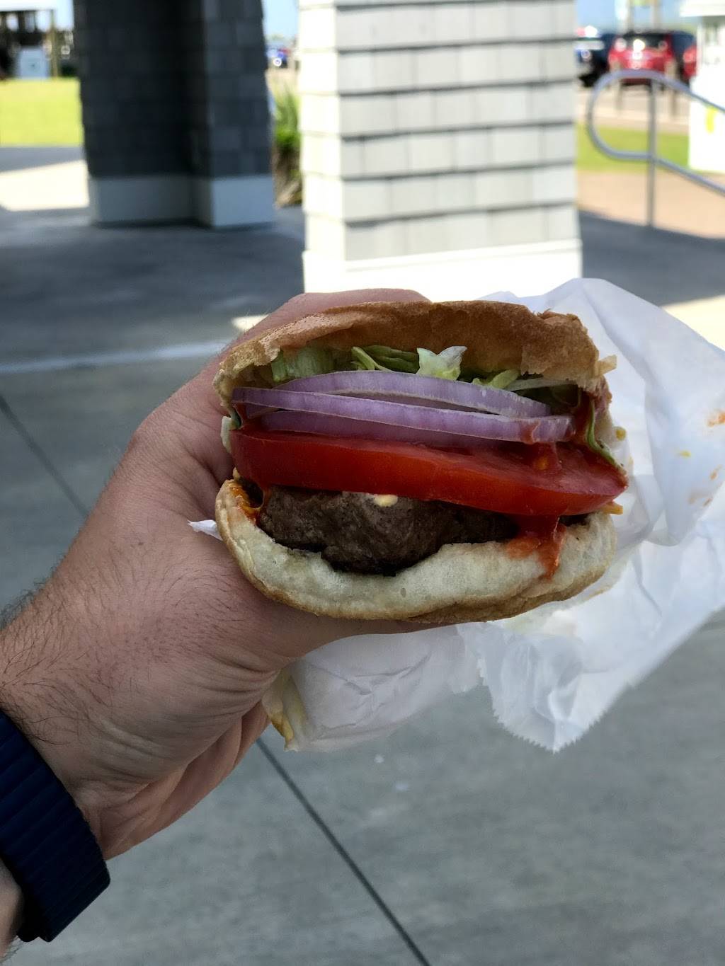 Beach House Burgers | restaurant | 118 Fort Fisher Blvd N, Kure Beach, NC 28449, USA | 9104588586 OR +1 910-458-8586