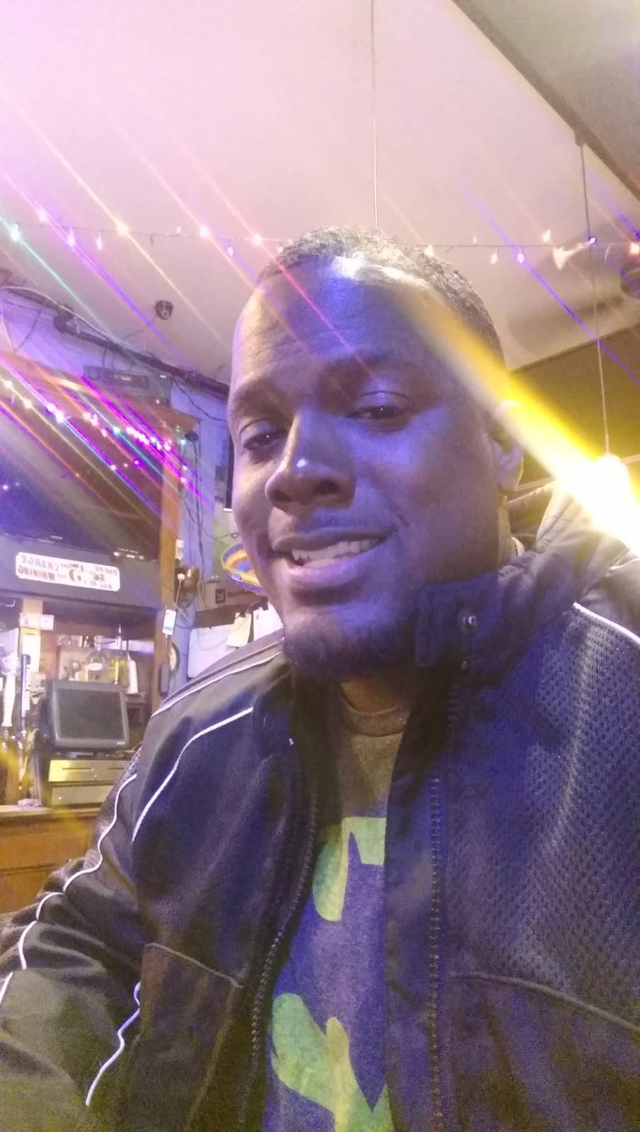 Zazou Grill & Pub | restaurant | 502 W 6th St, Covington, KY 41011, USA | 8592619111 OR +1 859-261-9111