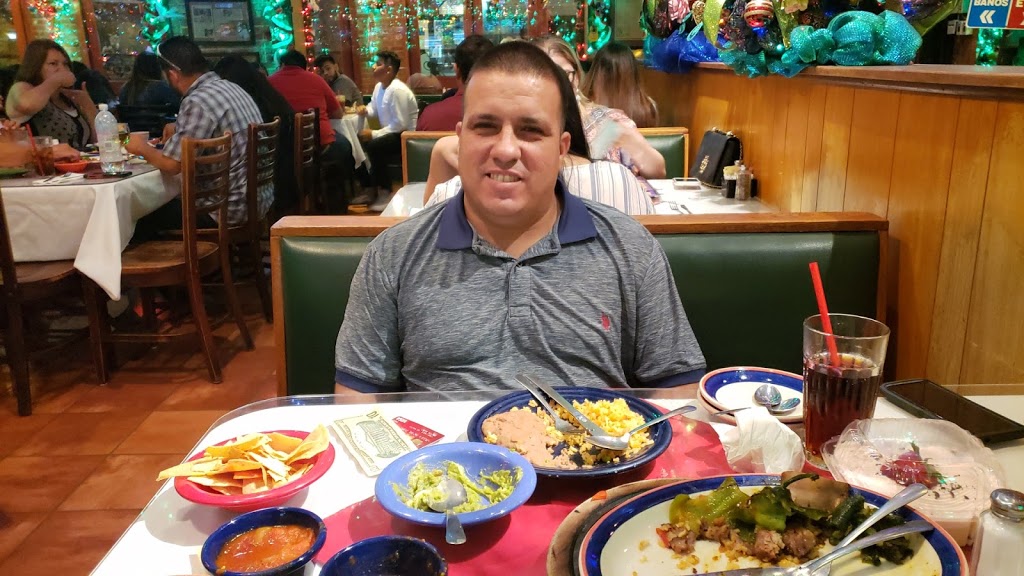 Mariachi Bar | restaurant | 218 Produce Row, San Antonio, TX 78207, USA | 2102251262 OR +1 210-225-1262