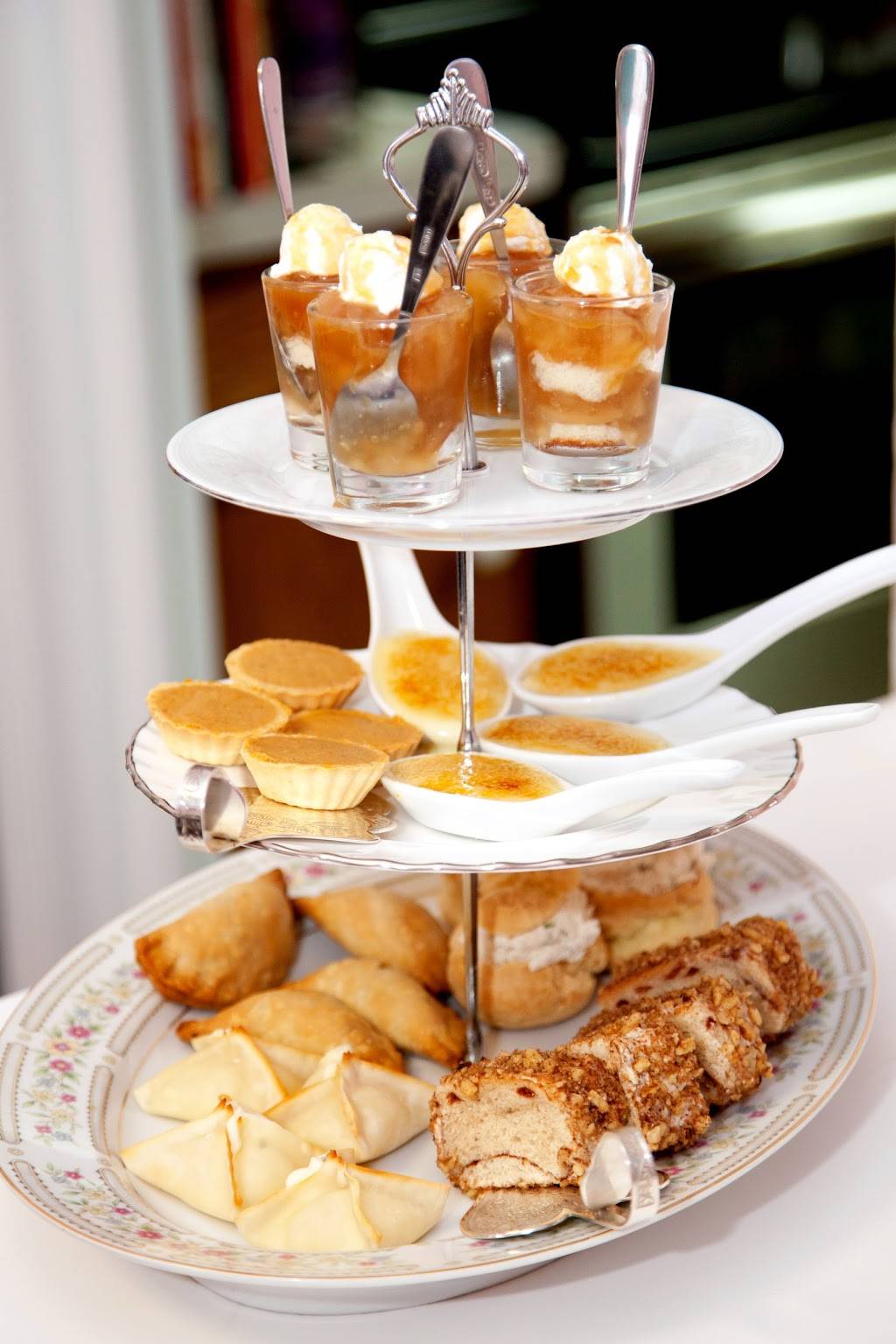 2 Sisters Tea Room & Gift Shop | restaurant | 205 W Main St, Vine Grove, KY 40175, USA | 2708772393 OR +1 270-877-2393