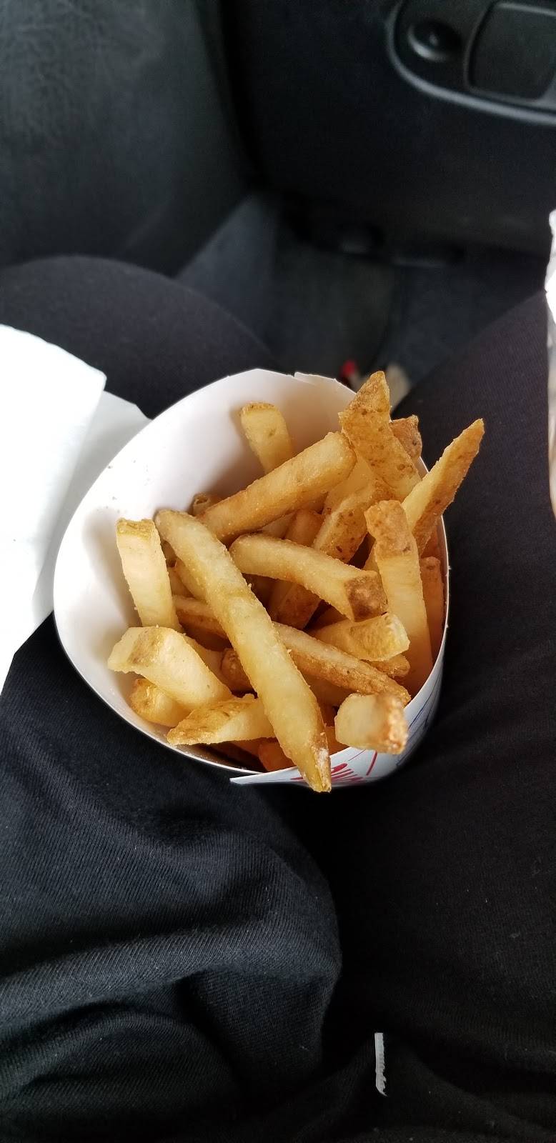 Sonic Drive-In | restaurant | 2213 E Maple St, North Canton, OH 44720, USA | 3302449558 OR +1 330-244-9558