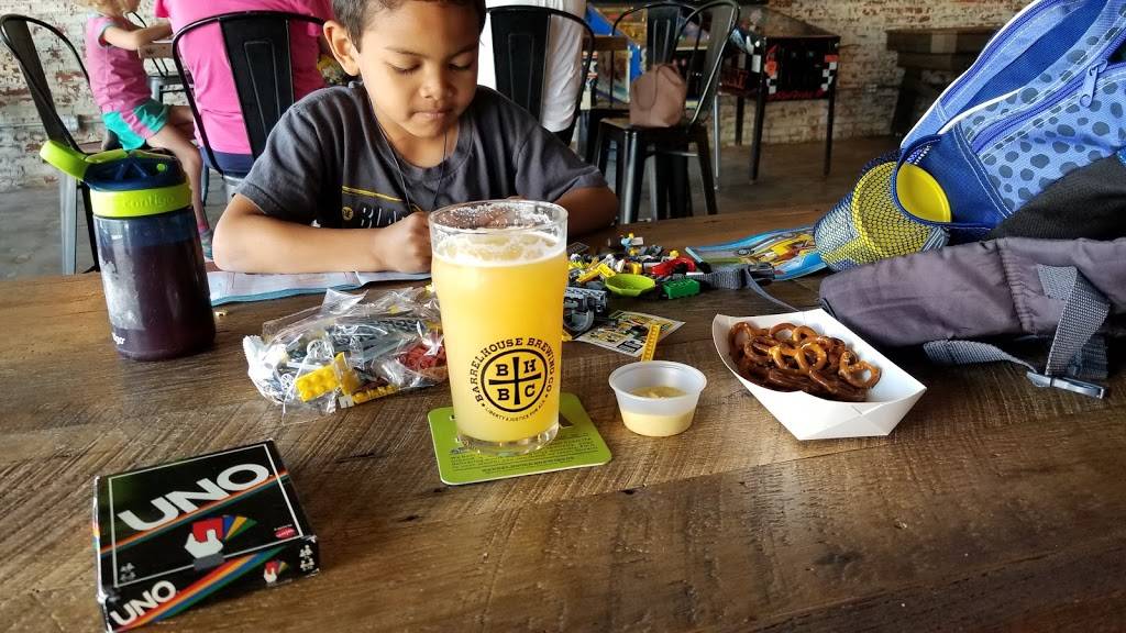 BarrelHouse Brewing Visalia | restaurant | 521 E Main St, Visalia, CA 93292, USA | 5597136690 OR +1 559-713-6690