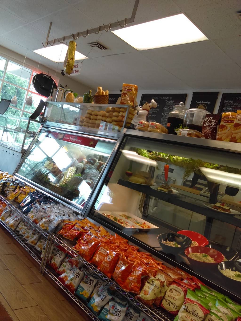 Brookfield Deli & Catering | restaurant | 782 Federal Rd, Brookfield, CT 06804, USA | 2037409449 OR +1 203-740-9449