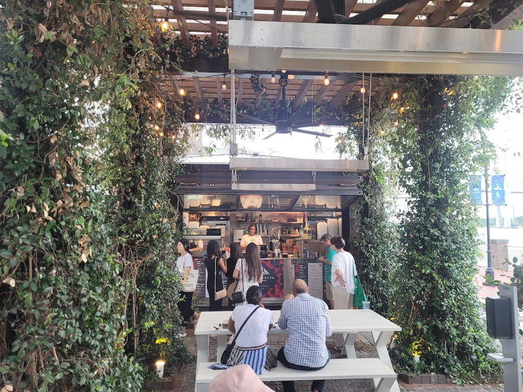 Riverside Sushi | restaurant | 500 W River St, Savannah, GA 31401, USA | 9123739135 OR +1 912-373-9135