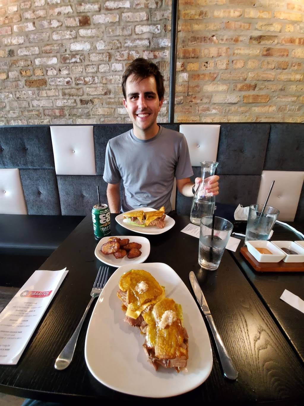 Jibaritos Lincoln Park | restaurant | 2616 N Clark St, Chicago, IL 60614, USA | 7736974648 OR +1 773-697-4648