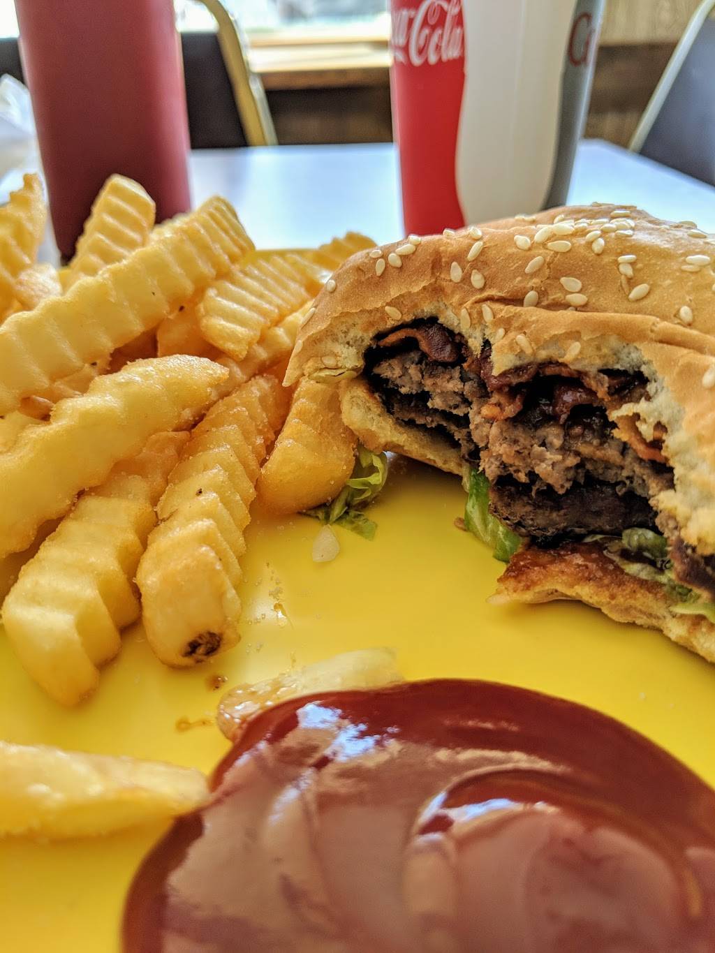 Dari Delite Drive-In | restaurant | 17735 Monterey Rd, Morgan Hill, CA 95037, USA | 4087795381 OR +1 408-779-5381