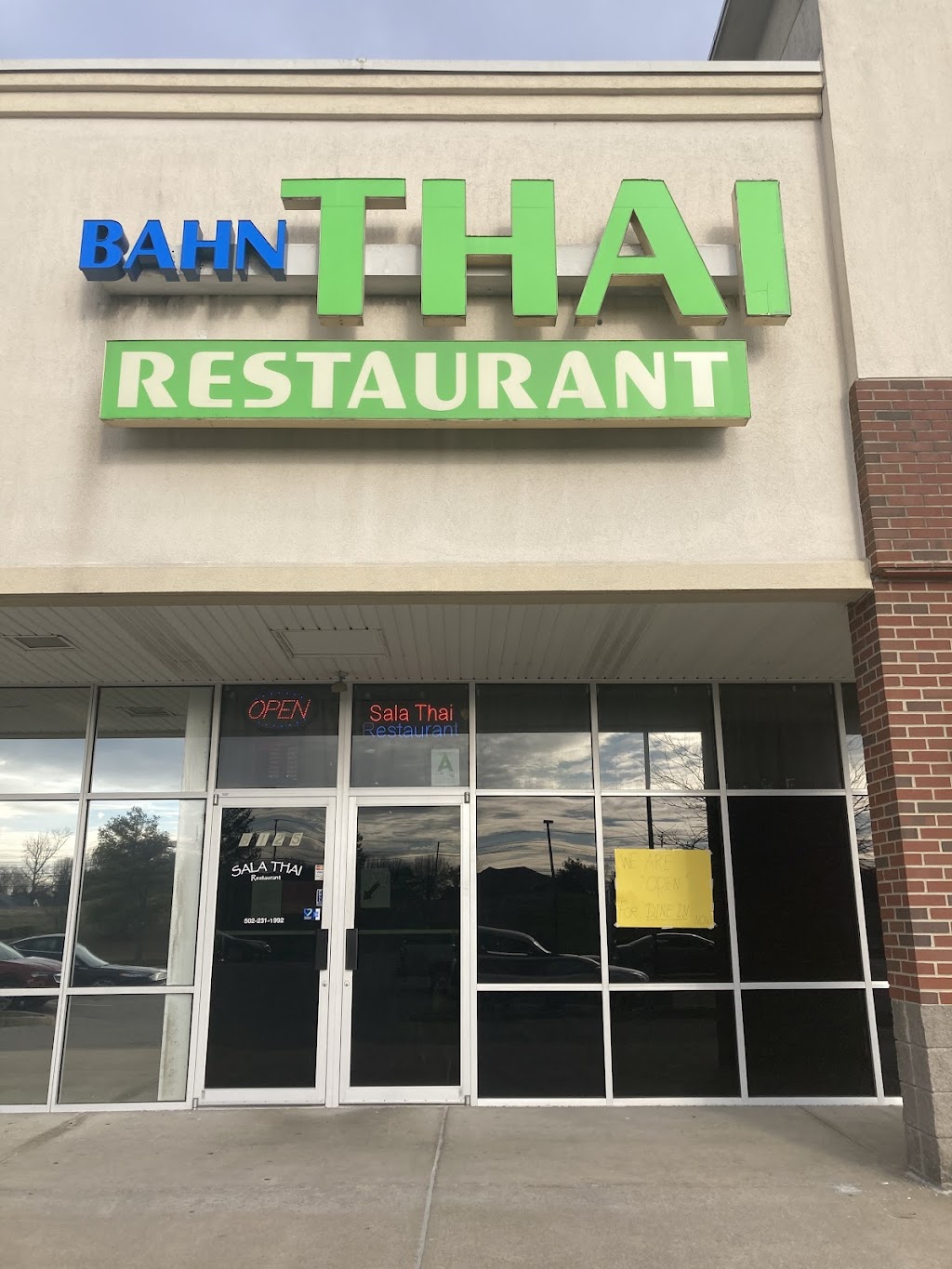Bahn Thai Restaurant | restaurant | 8125 Bardstown Rd, Louisville, KY 40291, USA | 5022311992 OR +1 502-231-1992