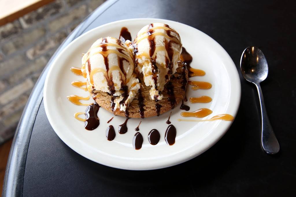 Carbones Pizzeria Bar & Grill | meal delivery | 2155 Commerce Blvd, Mound, MN 55364, USA | 9524951600 OR +1 952-495-1600