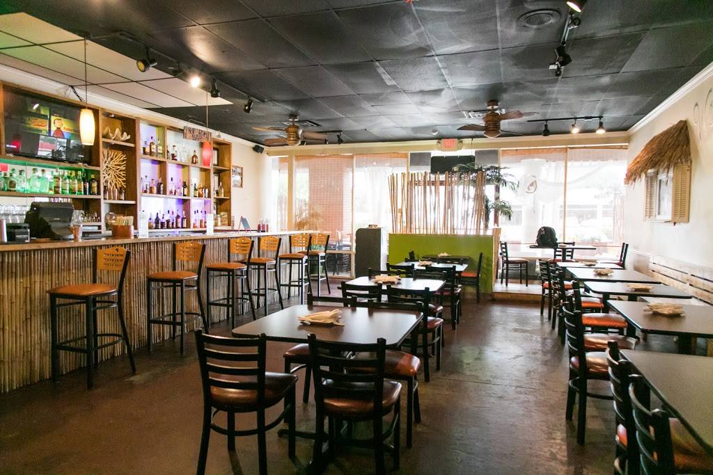 The Island Spot | restaurant | 2661 Midway Rd #105, Carrollton, TX 75006, USA | 9724477000 OR +1 972-447-7000