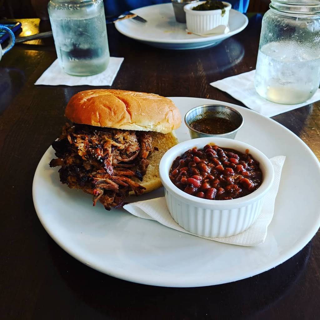 Harvest Table Restaurant | restaurant | 13180 Meadowview Square, Meadowview, VA 24361, USA | 2769445142 OR +1 276-944-5142