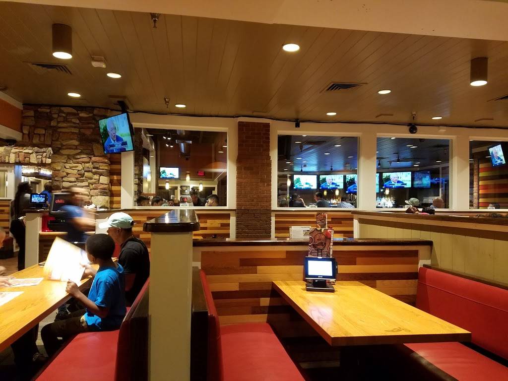 Chilis Grill & Bar | meal takeaway | 2222 W Northwest Hwy, Dallas, TX 75220, USA | 2143585274 OR +1 214-358-5274