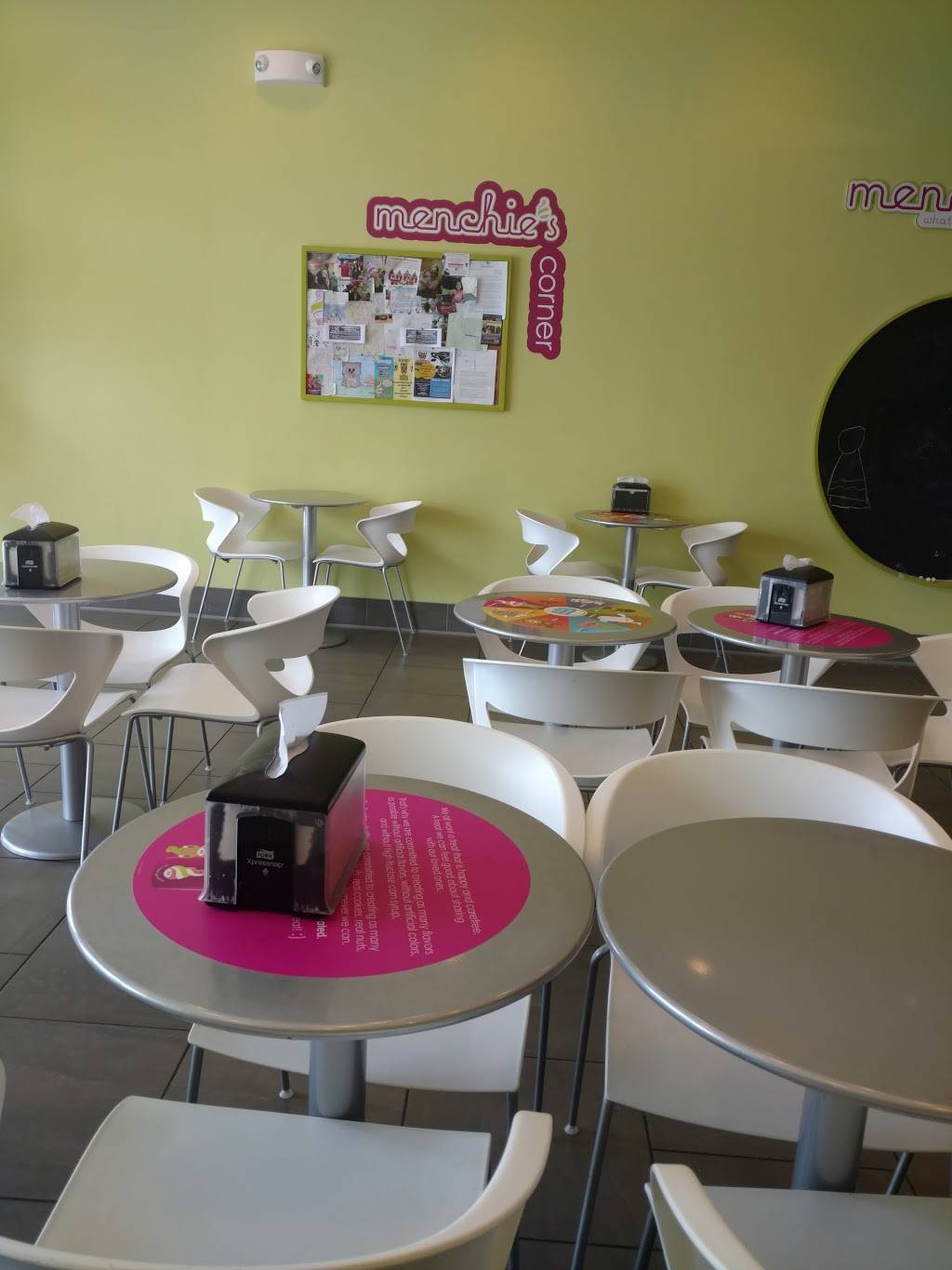 Menchies | restaurant | 10418 Campus Way S, Largo, MD 20774, USA | 3013502710 OR +1 301-350-2710