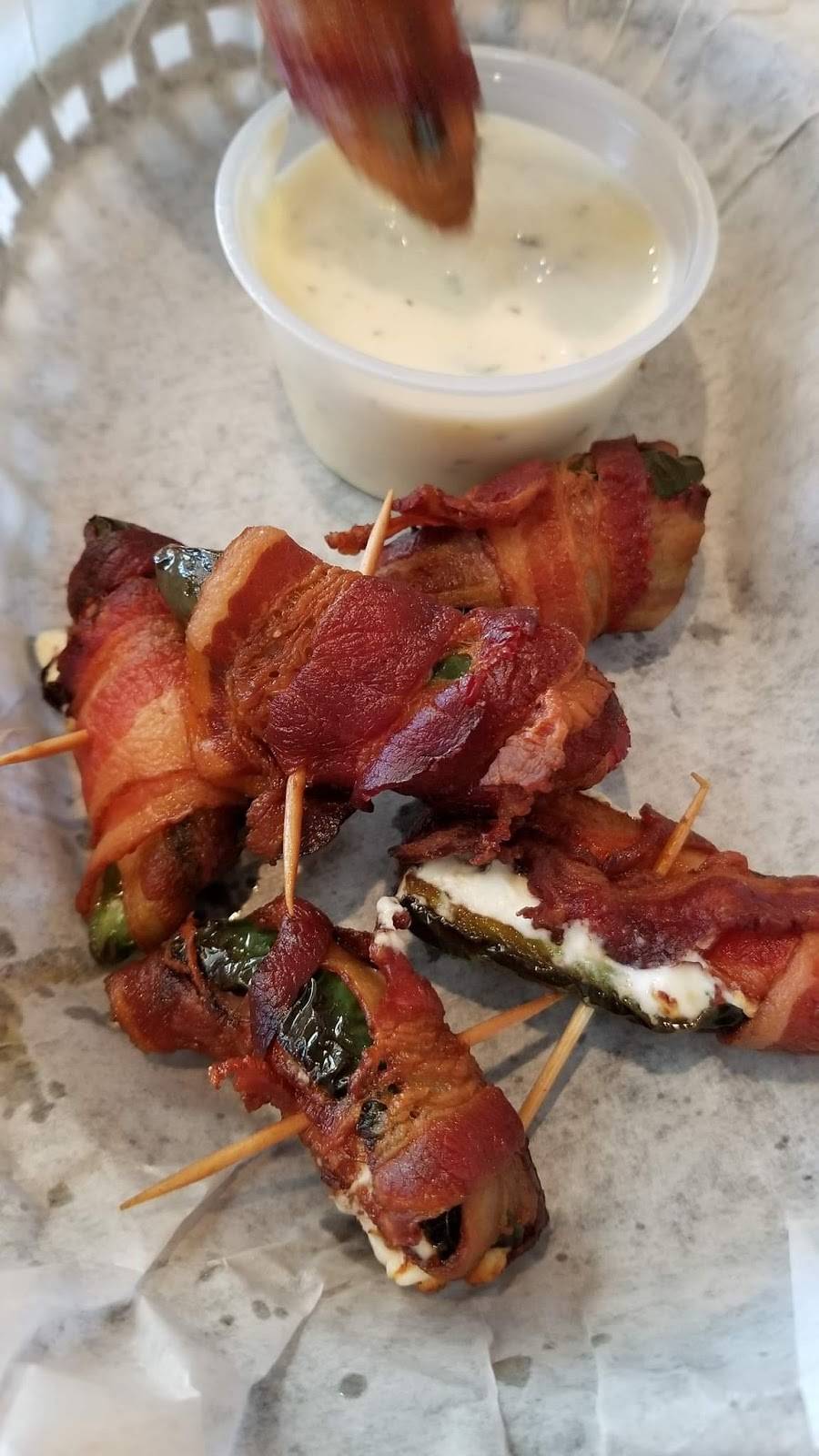 Tallys Tap & Eatery | restaurant | S31W24661 W Sunset Dr, Waukesha, WI 53189, USA | 2624463153 OR +1 262-446-3153