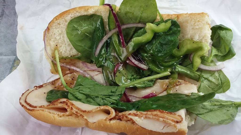 Subway | restaurant | Laurens Corner Shoppng Center, 2736 Charlestown Rd Suite7, New Albany, IN 47150, USA | 8129480920 OR +1 812-948-0920