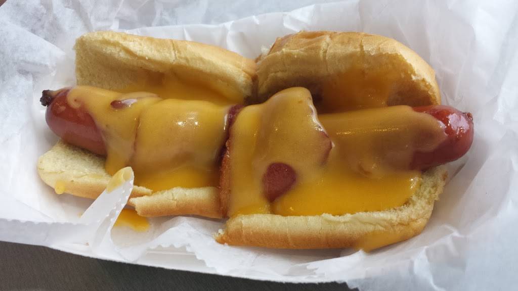 Wienerlicious | restaurant | 102 E Central Ave, Mackinaw City, MI 49701, USA | 2314367430 OR +1 231-436-7430