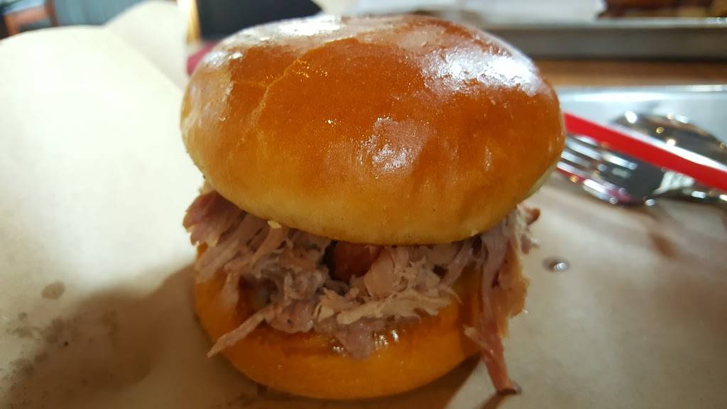 Dickeys Barbecue Pit | restaurant | 871 Gray Ave, Yuba City, CA 95991, USA | 5304910101 OR +1 530-491-0101