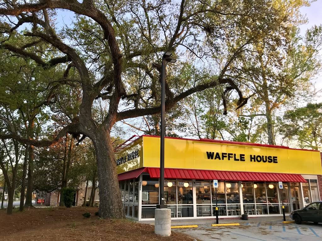 Waffle House | meal takeaway | 5491 N Rhett Ave, North Charleston, SC 29406, USA | 8438141529 OR +1 843-814-1529