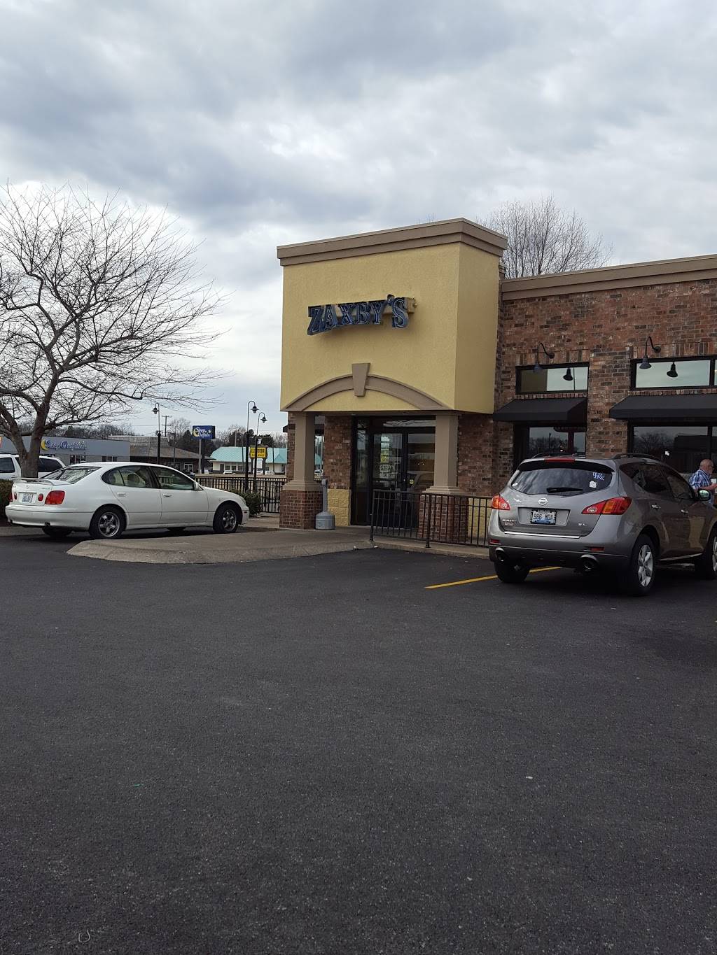 Zaxbys Chicken Fingers & Buffalo Wings | restaurant | 4002 Fort Campbell Blvd, Hopkinsville, KY 42240, USA | 2708862111 OR +1 270-886-2111