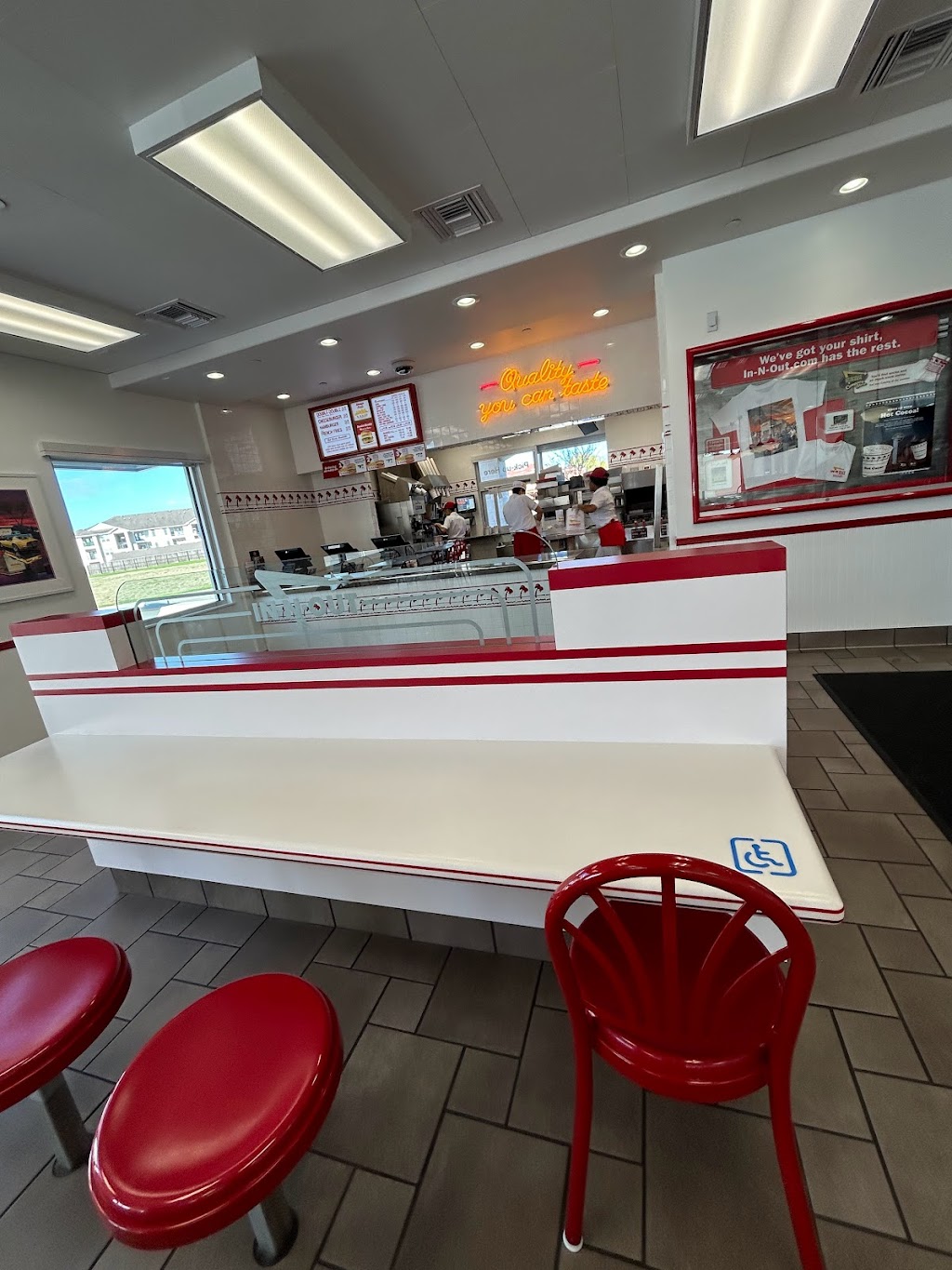 In-N-Out Burger | restaurant | 28320 US-290, Cypress, TX 77433, USA | 8007861000 OR +1 800-786-1000