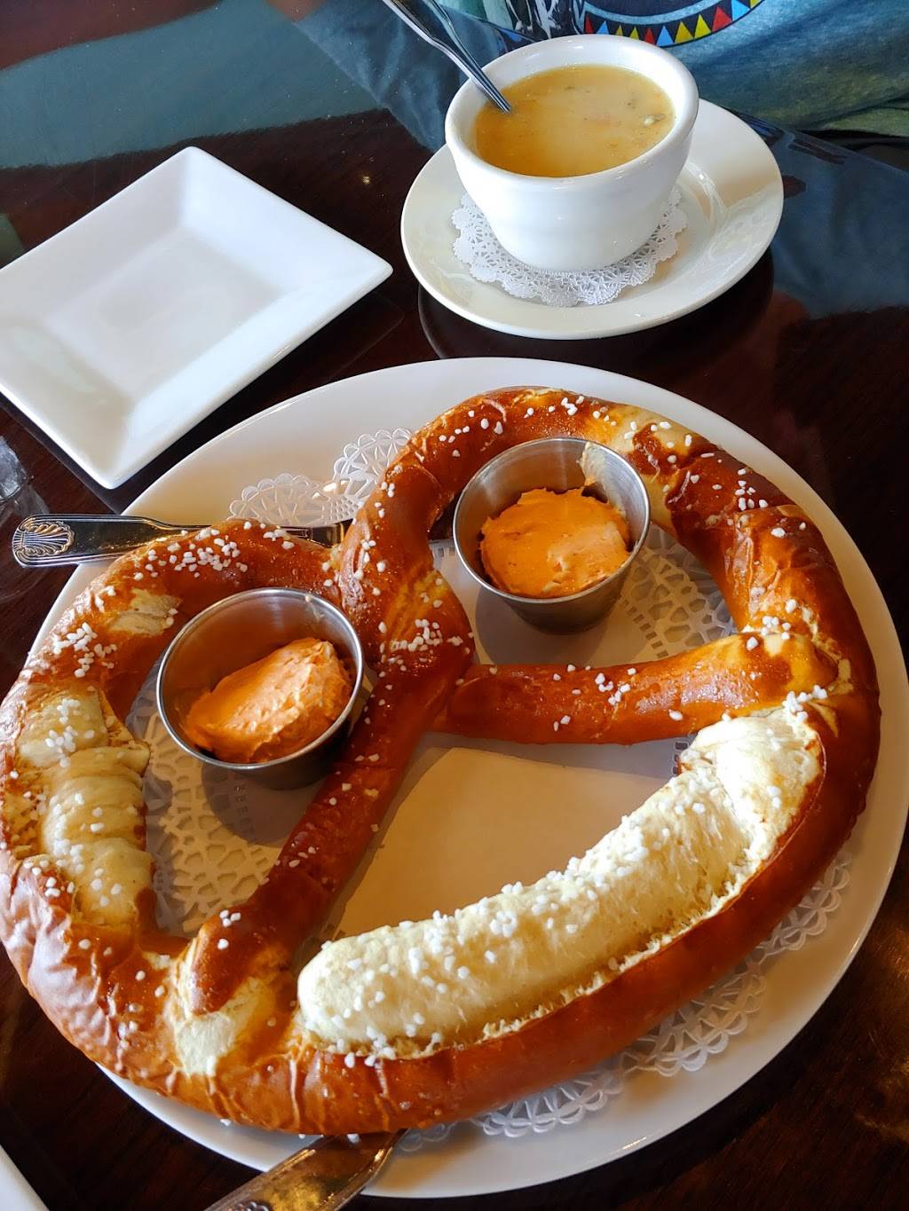 The Bakers Table | restaurant | 4154 S Atlantic Ave, New Smyrna Beach, FL 32169, USA | 3864236656 OR +1 386-423-6656