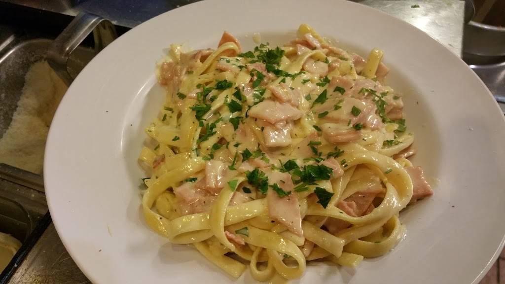 Evelyns Big Italian | restaurant | 704 Texas St, Fairfield, CA 94533, USA | 7074219000 OR +1 707-421-9000