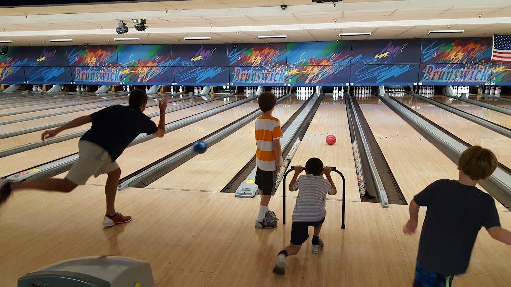 Bowlero Via Linda | restaurant | 9027 E Vía Linda, Scottsdale, AZ 85258, USA | 4808601363 OR +1 480-860-1363