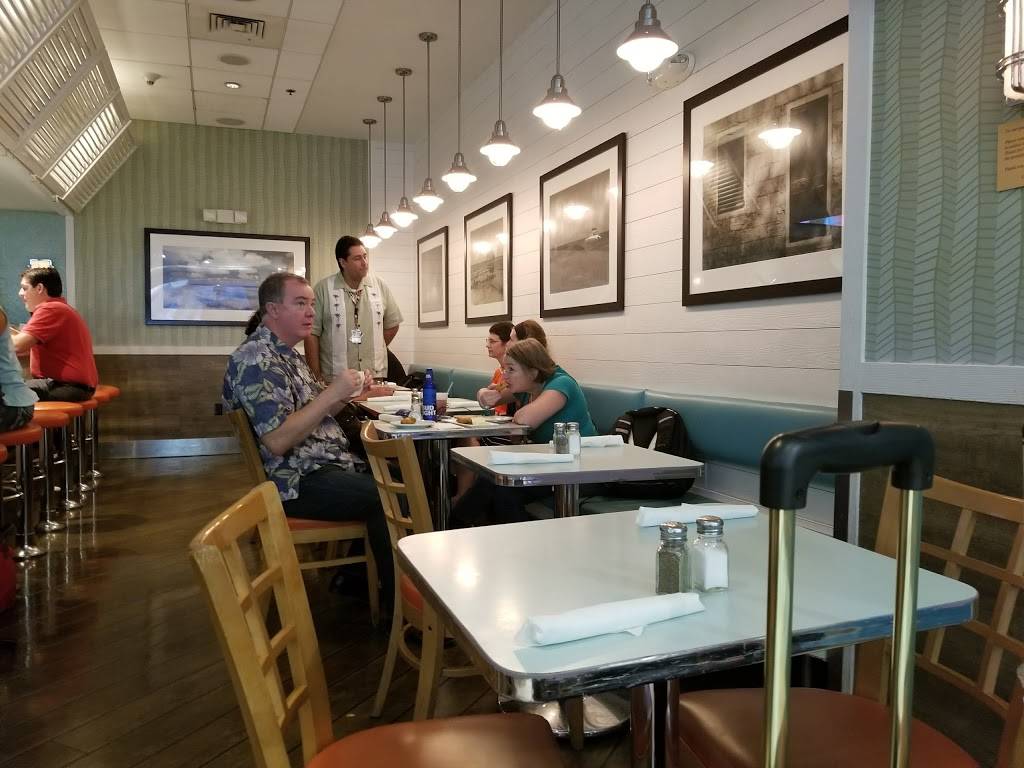 Islander Bar and Grill | restaurant | 2100 NW 42nd Ave, Miami, FL 33126, USA | 3058694660 OR +1 305-869-4660