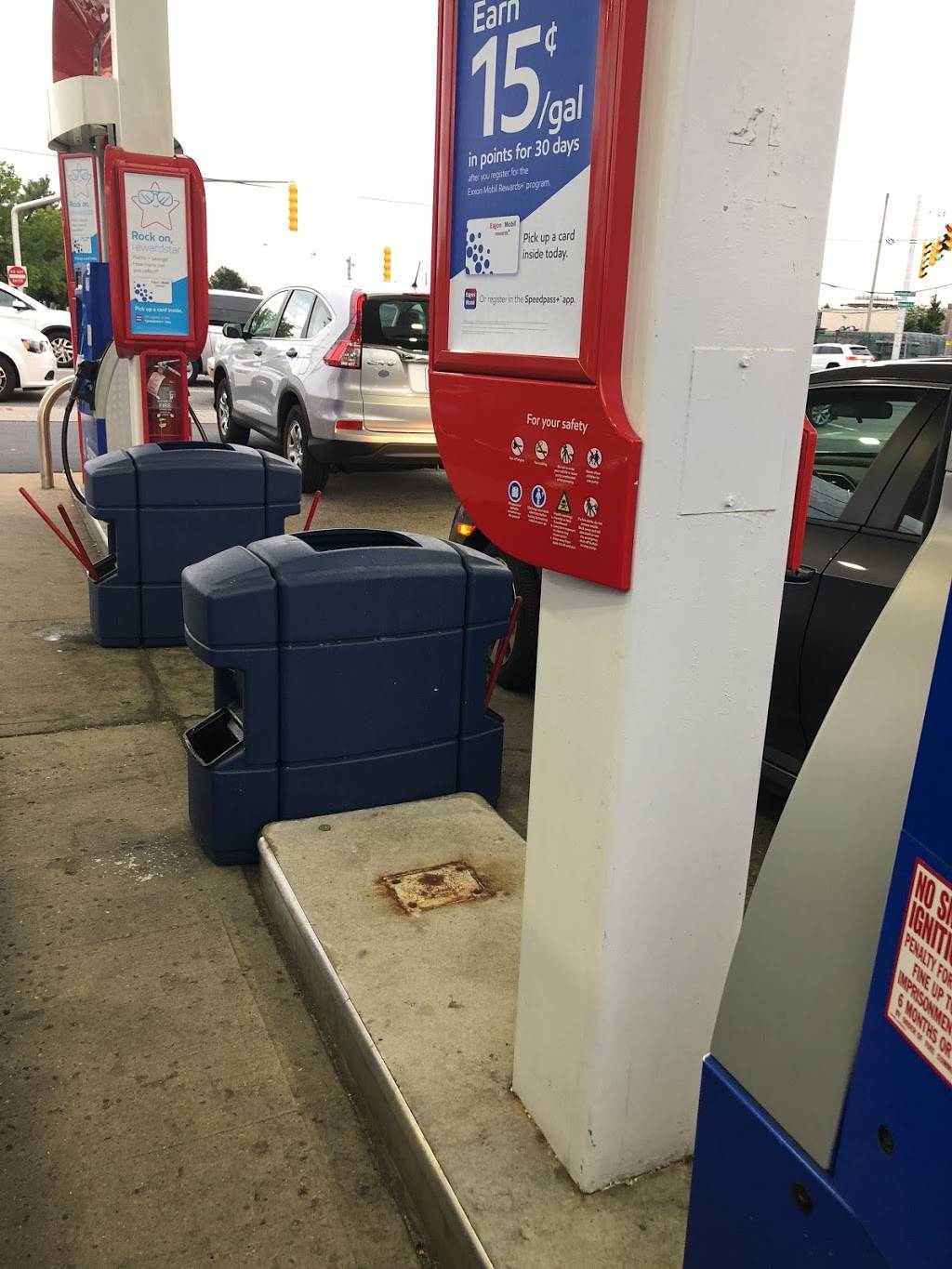 Mobil | restaurant | 791 Stewart Ave, Garden City, NY 11530, USA | 5167970300 OR +1 516-797-0300