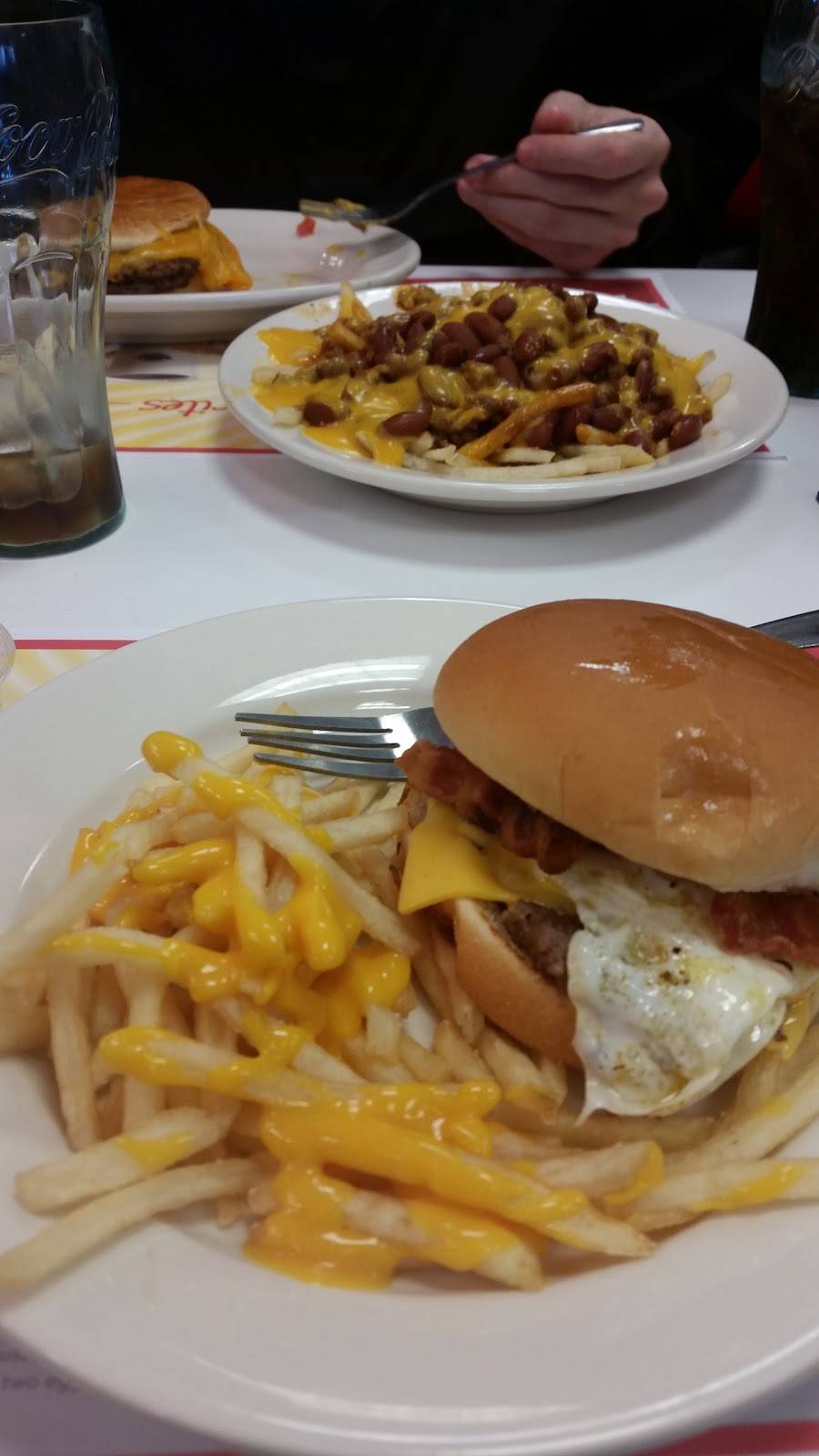 Steak n Shake | restaurant | 3232 Bardstown Rd, Louisville, KY 40205, USA | 5024562670 OR +1 502-456-2670