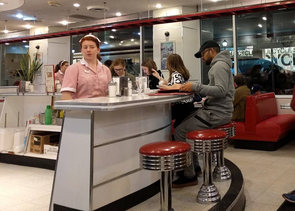 Rubys Diner | restaurant | 5 Coulter Ave, Ardmore, PA 19003, USA | 6108967829 OR +1 610-896-7829