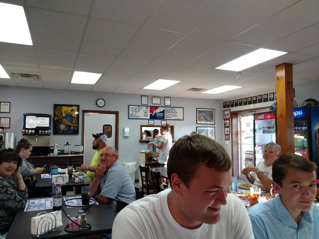 Hometown Pizzeria | restaurant | 101 Crim Ave, Belington, WV 26250, USA | 3048231000 OR +1 304-823-1000