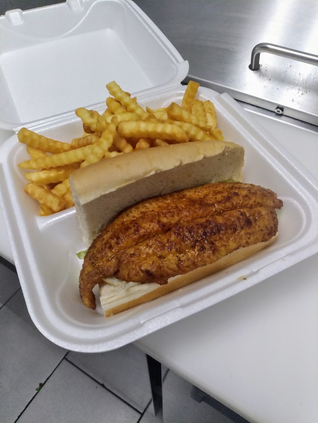 Jimmys Seafood And Kitchen | restaurant | 2305 Costarides St, Mobile, AL 36617, USA | 2513806130 OR +1 251-380-6130