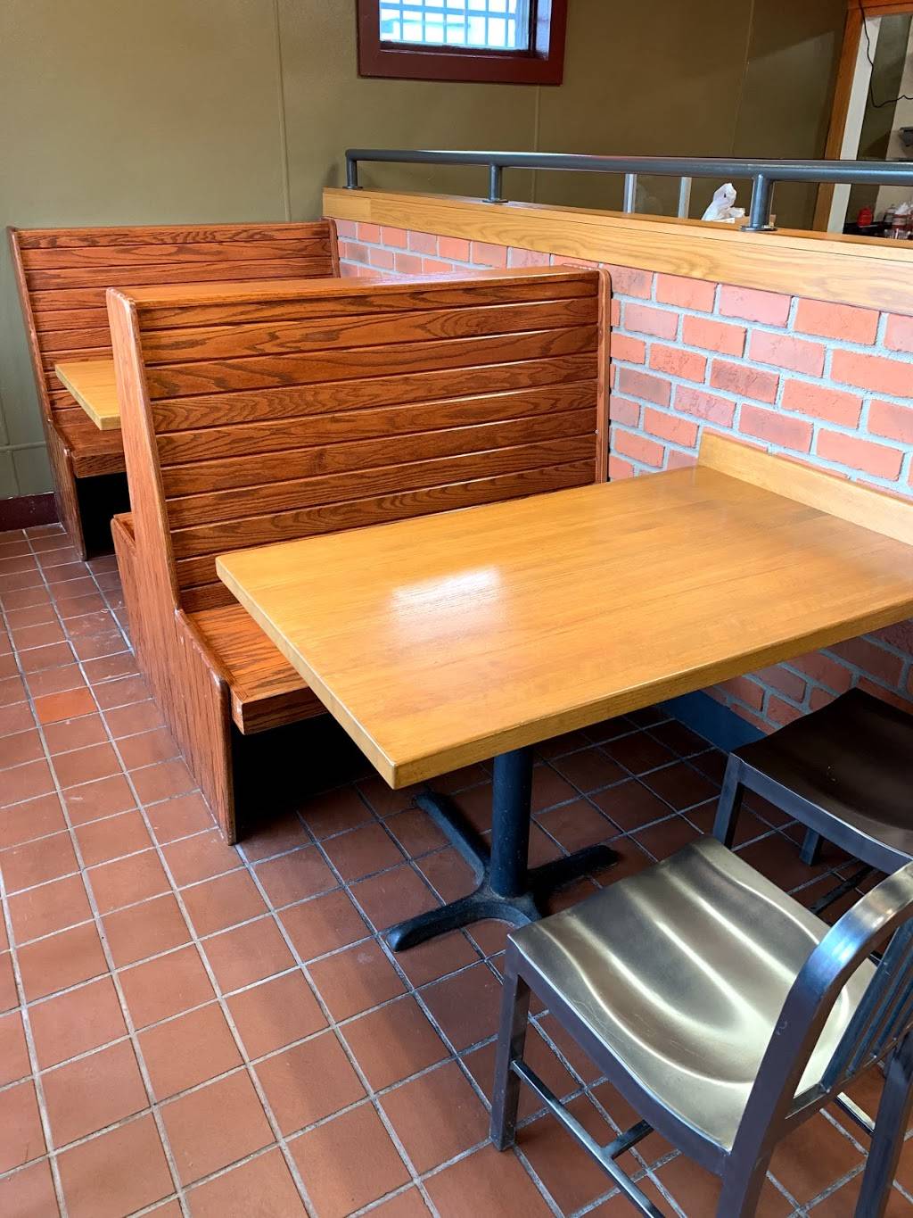 MOJOEs Pizza | restaurant | 1074 Lyell Ave, Rochester, NY 14606, USA | 5854354001 OR +1 585-435-4001