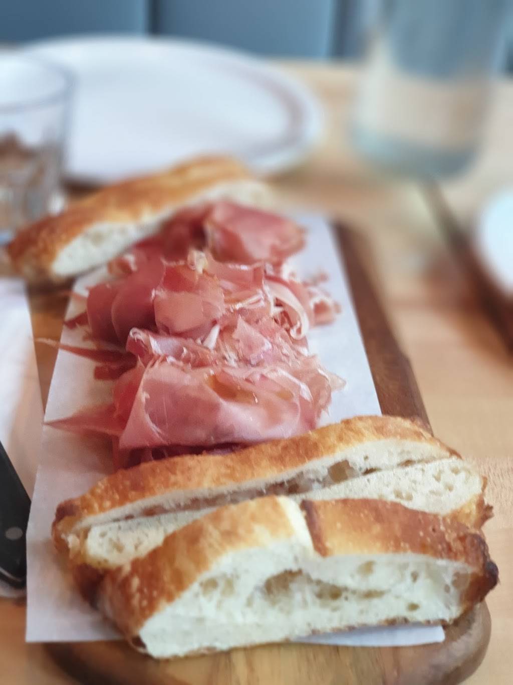 Pizzeria Melrose Plateau | restaurant | 4040 Boul St-Laurent, Montréal, QC H2W 1Y8, Canada | 5146574040 OR +1 514-657-4040