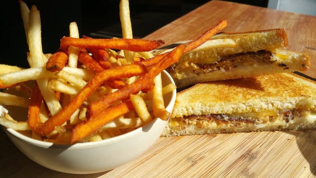 The Carving Board Tarzana | cafe | 18607 Ventura Blvd #100, Tarzana, CA 91356, USA | 8183423200 OR +1 818-342-3200