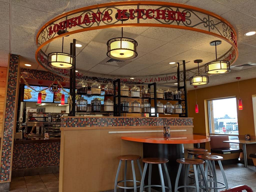 Popeyes Louisiana Kitchen | restaurant | 620 W Main St, Norwich, CT 06360, USA | 8603834969 OR +1 860-383-4969