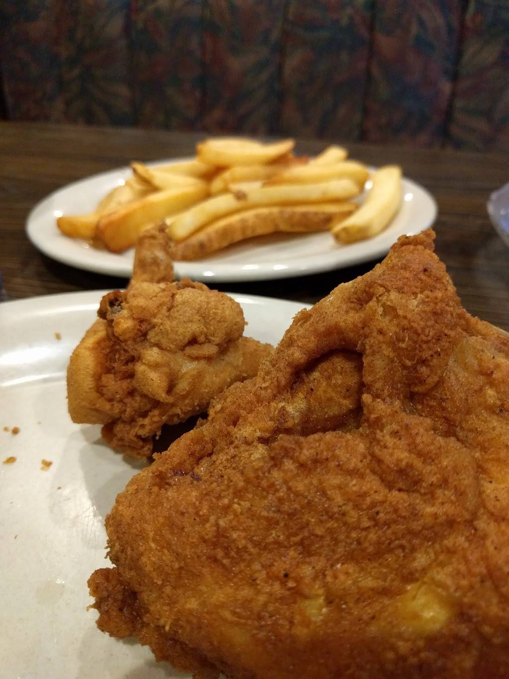 Chuck Celsis Tavern Restaurant | restaurant | 205 5th St, West Des Moines, IA 50265, USA | 5152559827 OR +1 515-255-9827