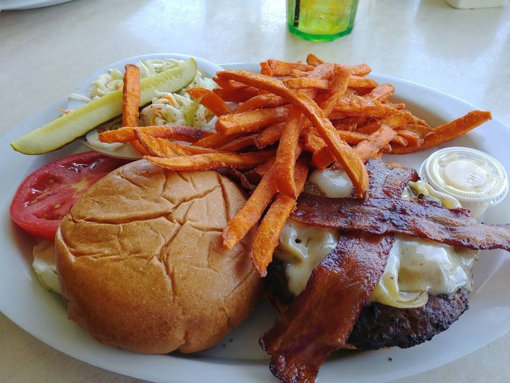 Dune Deck Café | cafe | 100 N Ocean Blvd, Lantana, FL 33462, USA | 5615820472 OR +1 561-582-0472