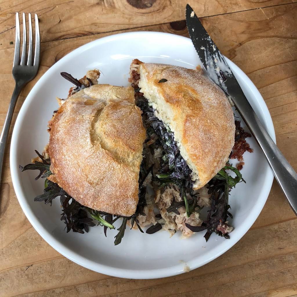 Littleneck Outpost | meal takeaway | 128 Franklin St, Brooklyn, NY 11222, USA | 7183833080 OR +1 718-383-3080