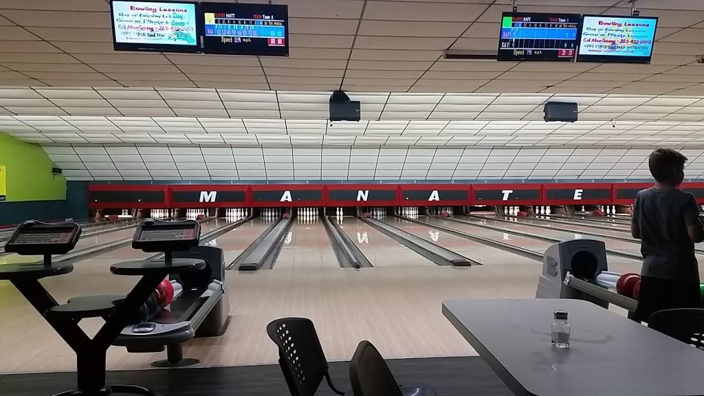 Manatee Lanes | restaurant | 7715 W Gulf to Lake Hwy, Crystal River, FL 34429, USA | 3527954546 OR +1 352-795-4546