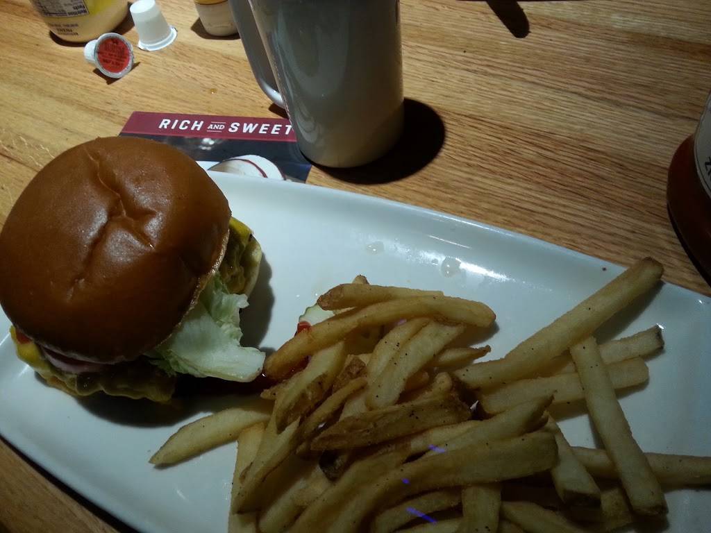 Applebees Grill + Bar | restaurant | 1601 Bienville Blvd, Ocean Springs, MS 39564, USA | 2288728270 OR +1 228-872-8270