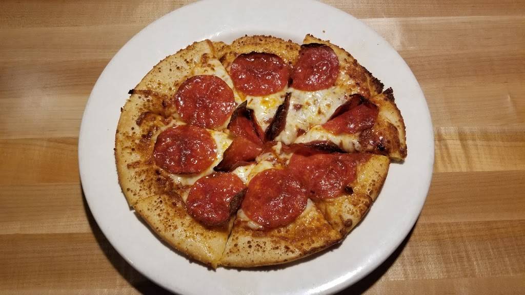 Bostons Restaurant & Sports Bar | restaurant | 2501 E Lamar Blvd, Arlington, TX 76006, USA | 8176337773 OR +1 817-633-7773