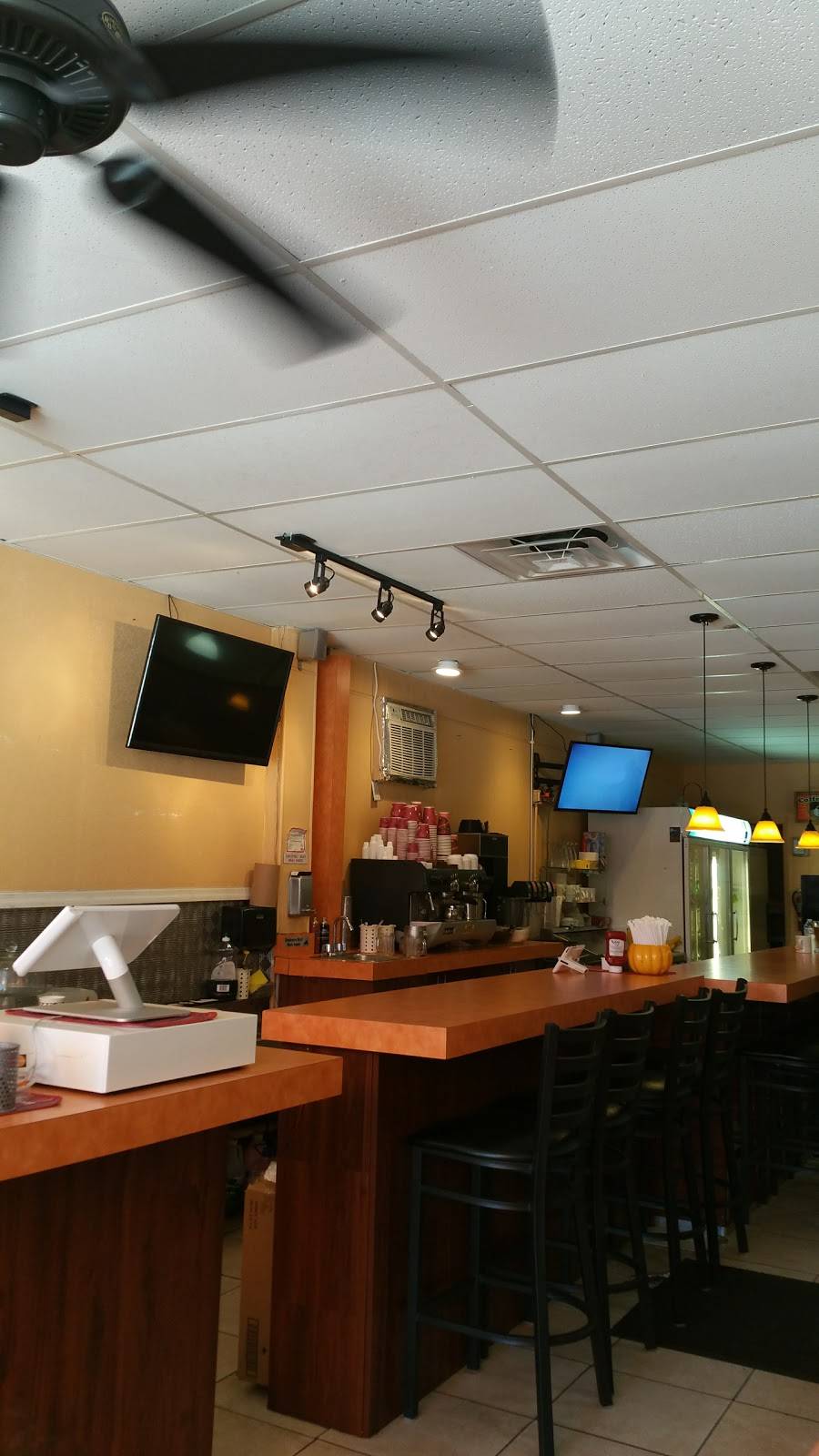 Mi Tierra Cafe and Restaurant | restaurant | 615 71st St, North Miami Beach, FL 33160, USA | 3059934470 OR +1 305-993-4470