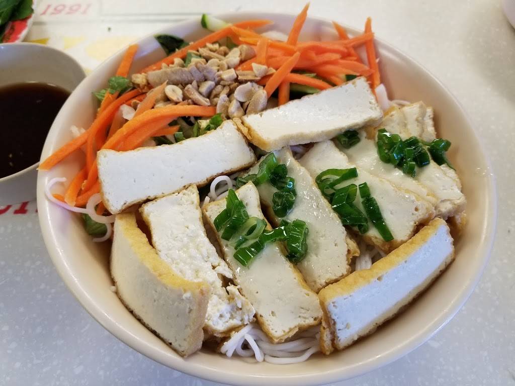 Saigon Deli | cafe | 3858 W Waters Ave, Tampa, FL 33614, USA | 8138873888 OR +1 813-887-3888