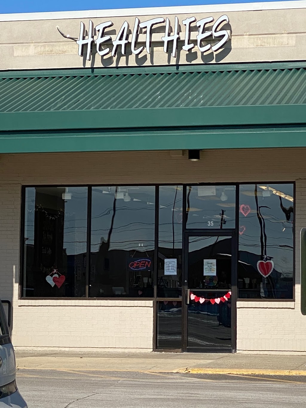 Healthies-Greencastle | cafe | 35 Putnam Plaza, Greencastle, IN 46135, USA | 7656308121 OR +1 765-630-8121