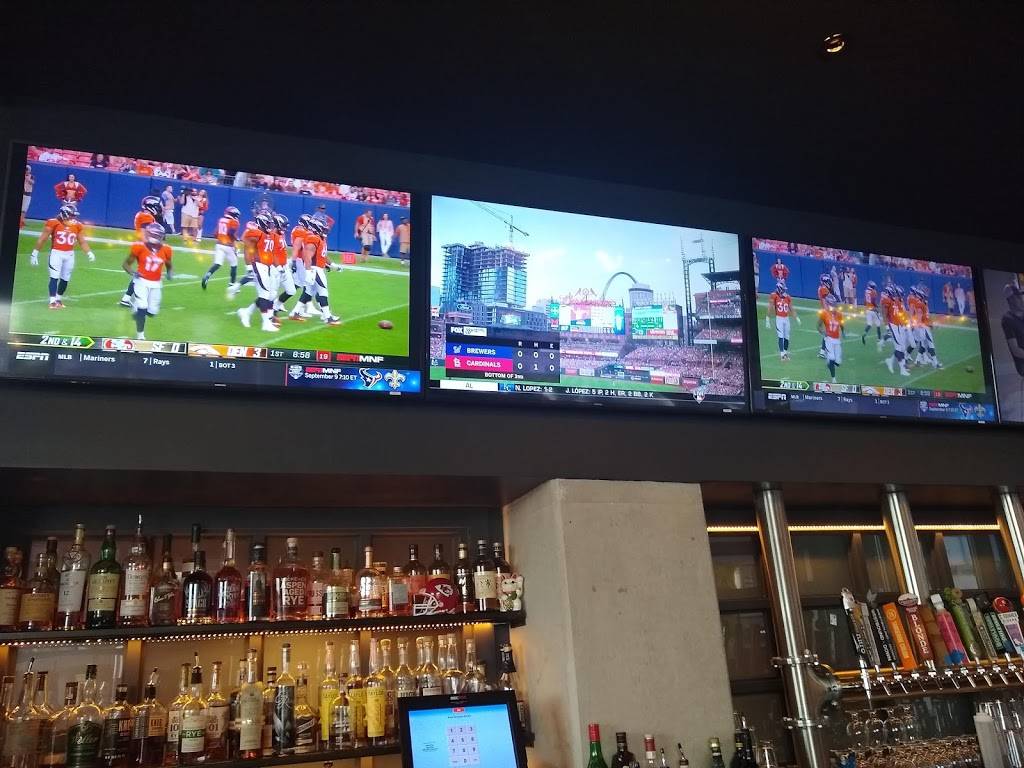 Tap & Burger Belleview Station | restaurant | 4910 S Newport St, Denver, CO 80237, USA | 7205831367 OR +1 720-583-1367