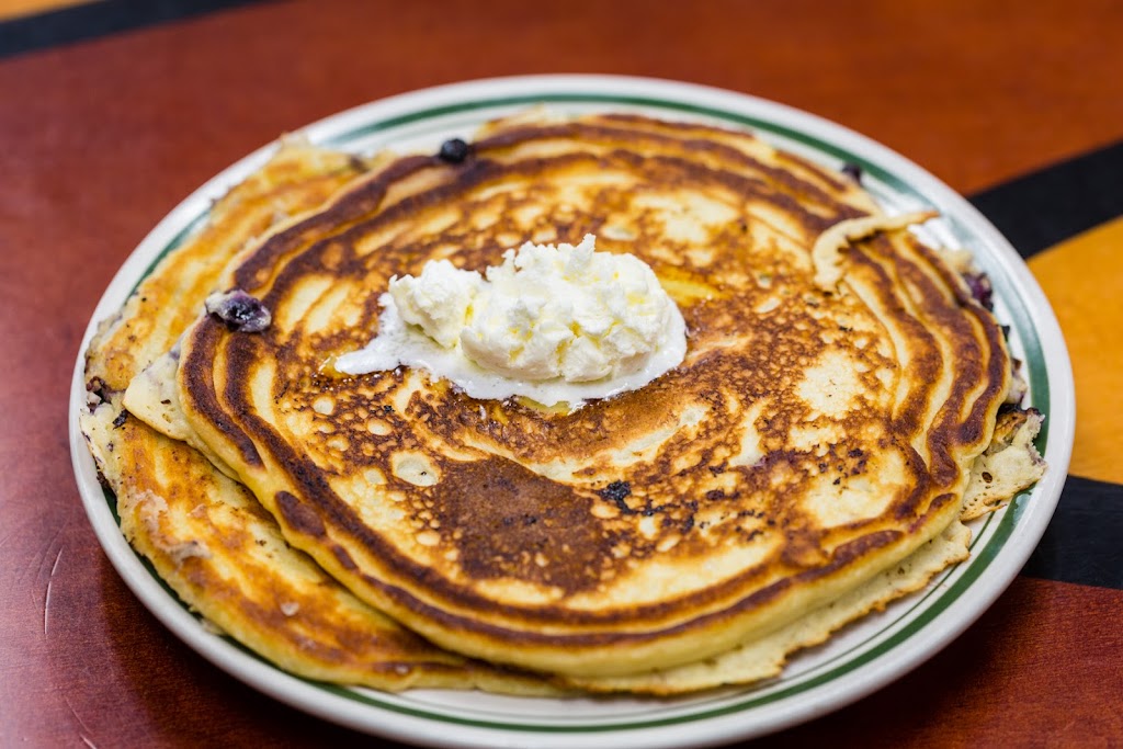 Lynns Cafe & Quality Catering | restaurant | 800 Broadway Ave, McKees Rocks, PA 15136, USA | 4127716360 OR +1 412-771-6360