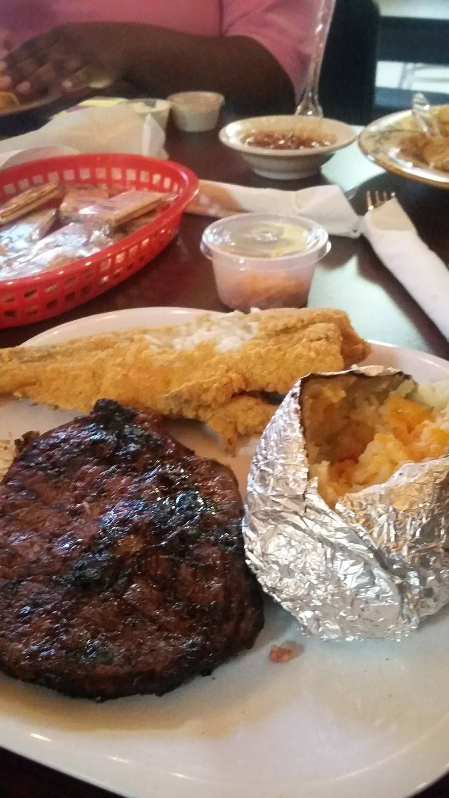 Farmhouse General Store And Cafe | restaurant | 314 Hwy 8, Calhoun City, MS 38916, USA | 6625506003 OR +1 662-550-6003