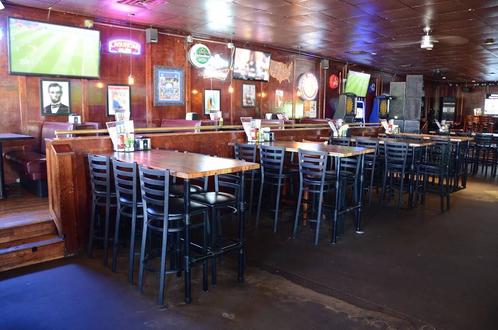 Crusens | restaurant | 426 E War Memorial Dr, Peoria, IL 61614, USA | 3096863890 OR +1 309-686-3890